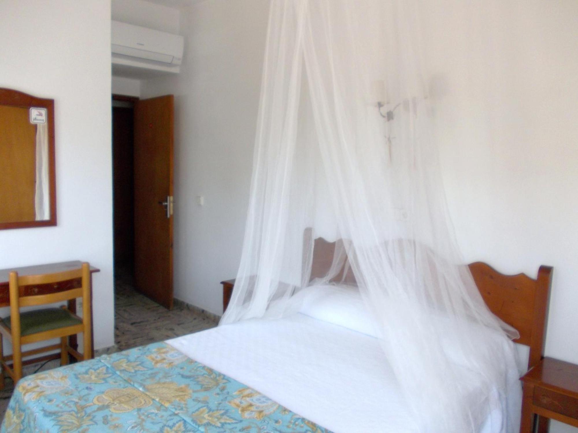 Hostal Rey Santa Eulària des Riu Εξωτερικό φωτογραφία